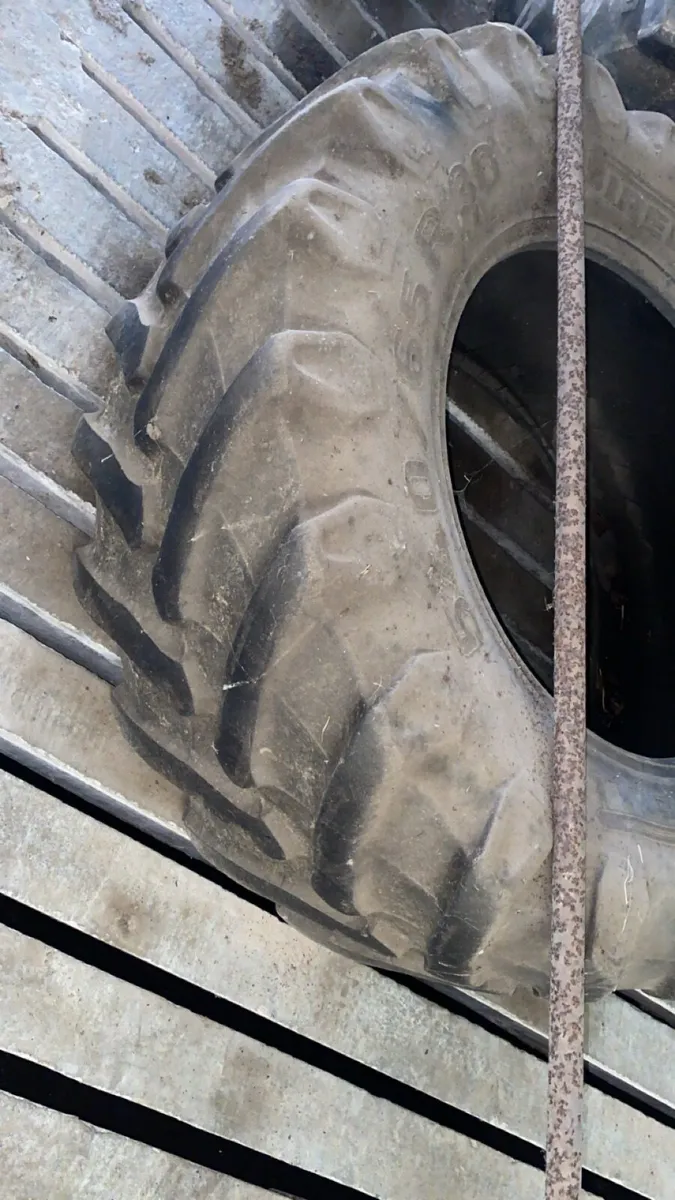 Tractor tyres and rims   and combine tyre - Image 3