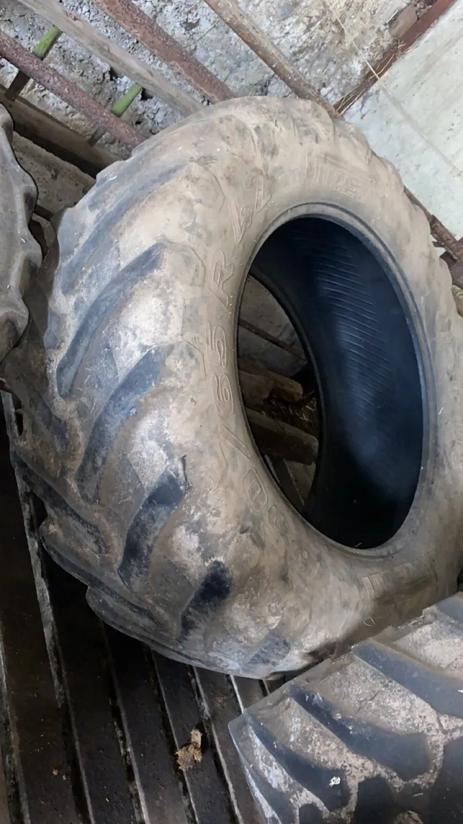 Tractor tyres and rims   and combine tyre - Image 4