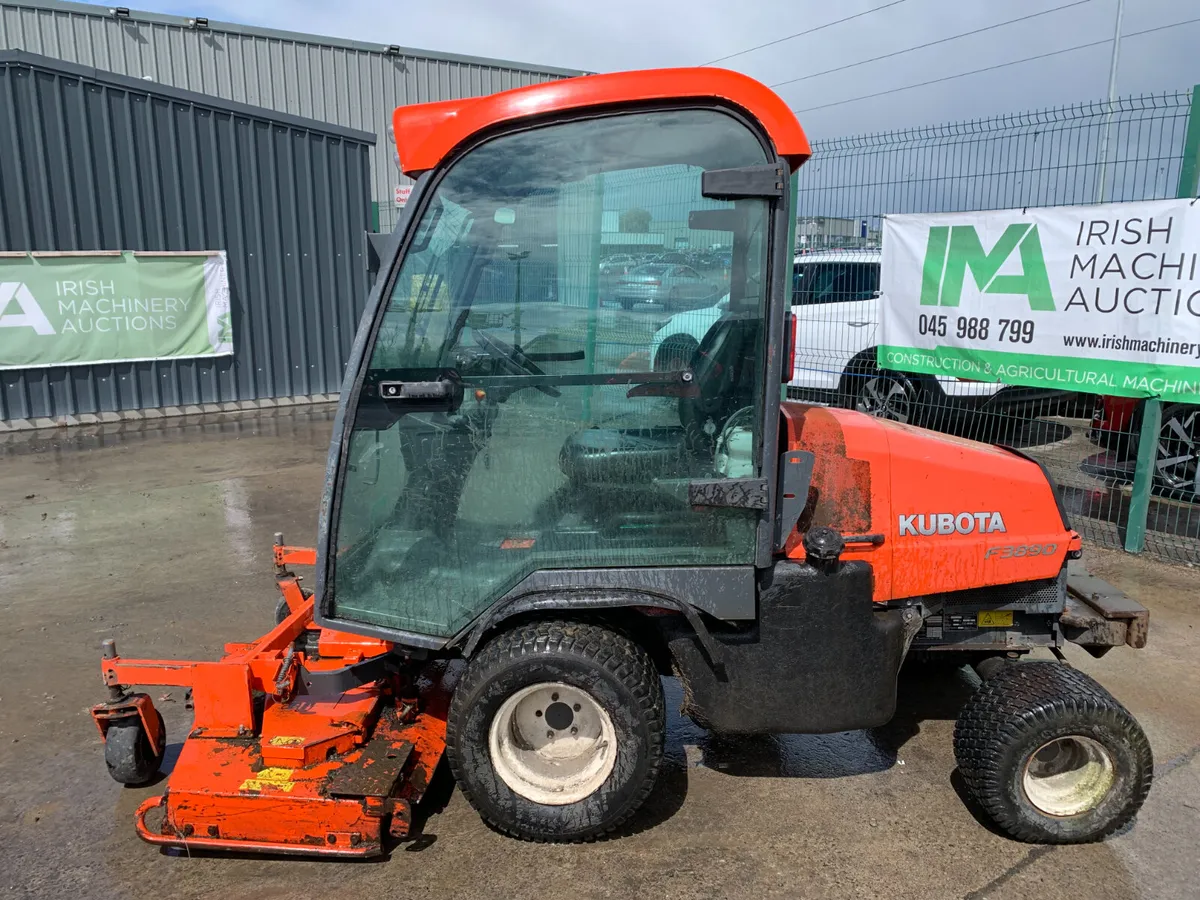 UNRESERVED 2013 KUBOTA F3890 OUT FRONT MOWER - Image 2