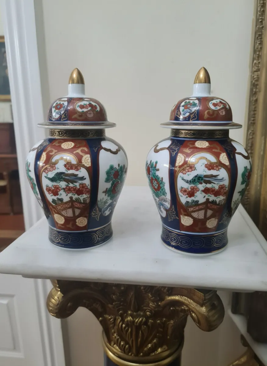 A selection of antique and vintage vases and lustr - Image 4