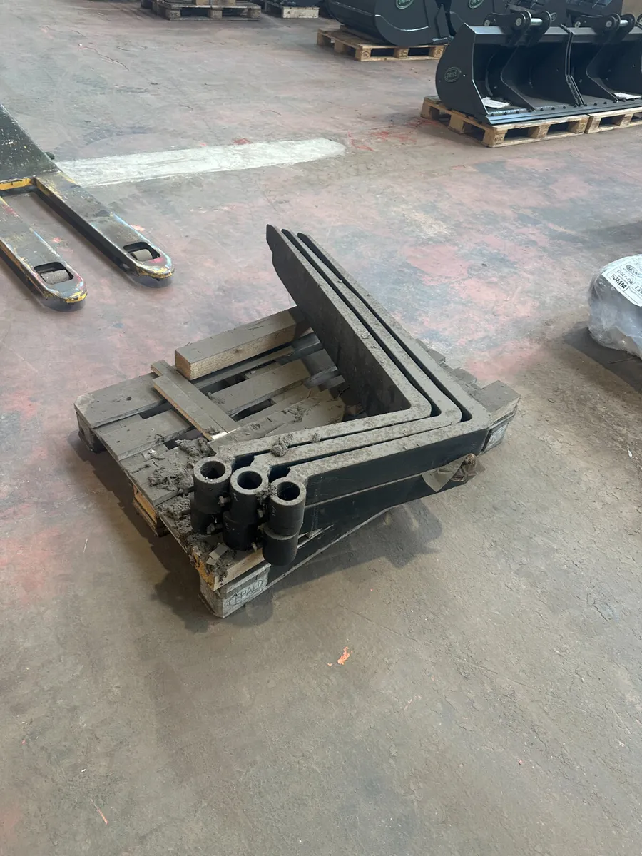 Floating Pallet Forks - Image 2