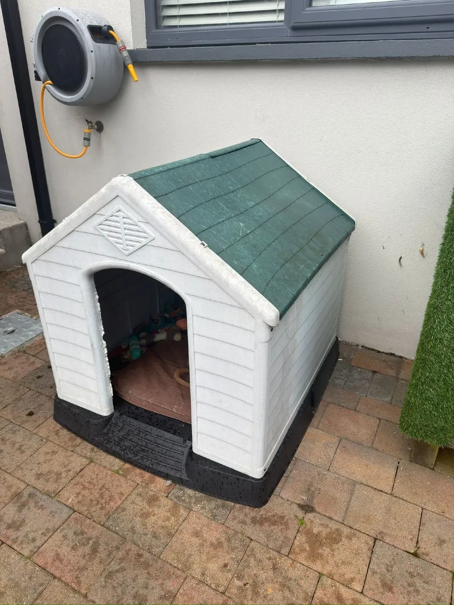 All-Weather Plastic Dog Kennel / House - Image 2