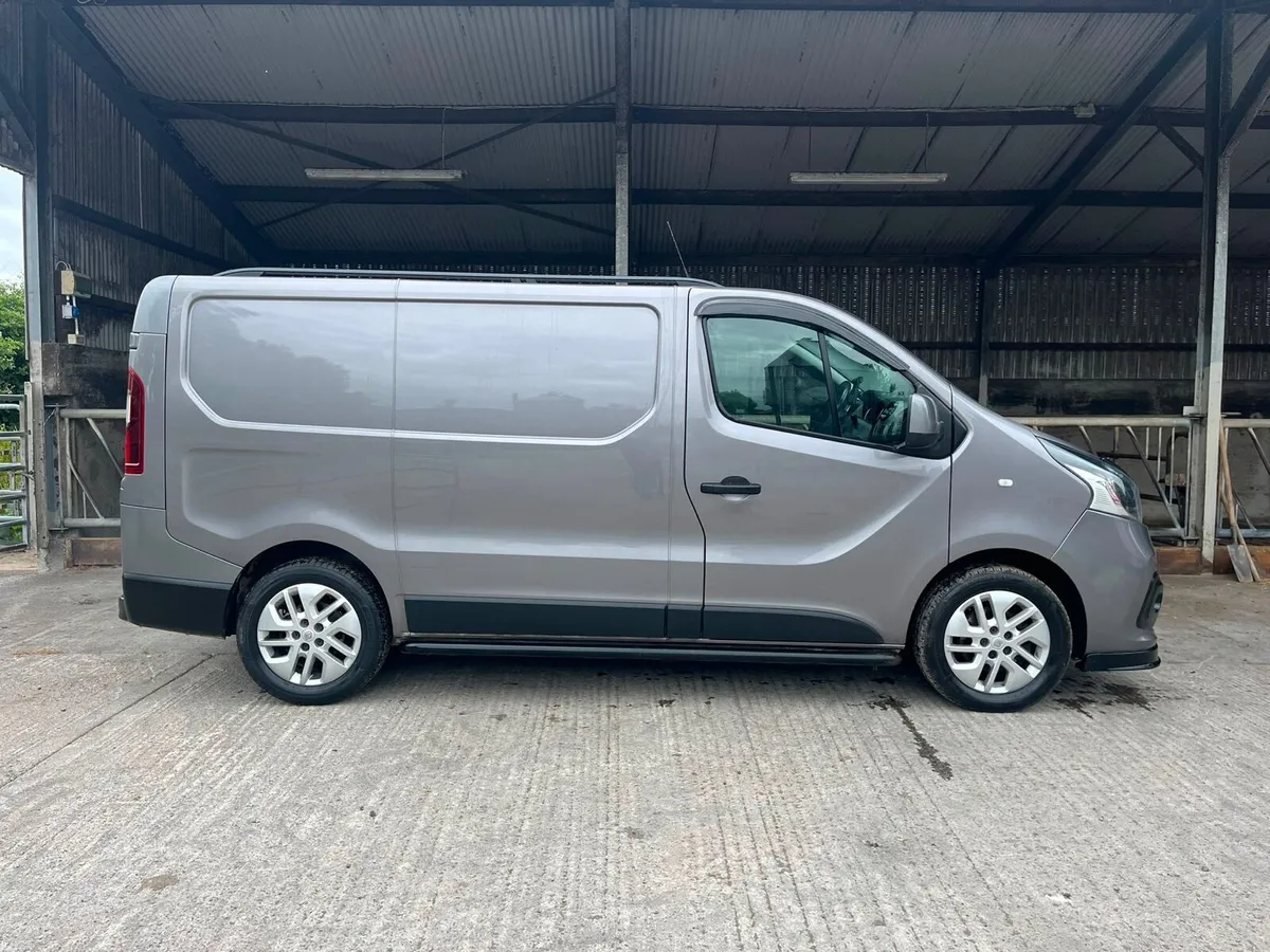 2019 RENAULT TRAFIC - Image 2