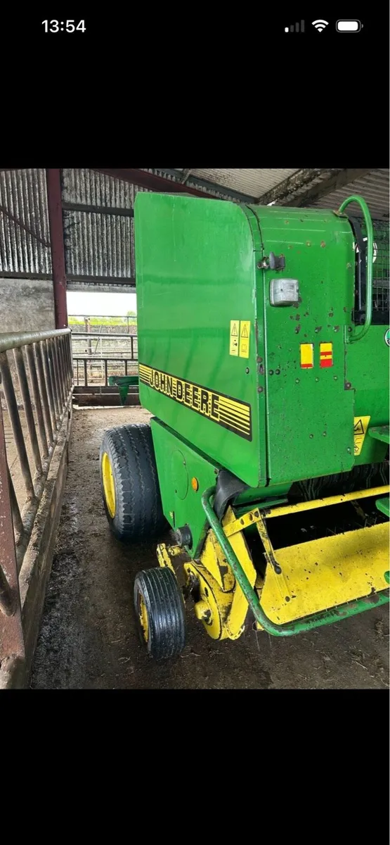 JOHN DEERE  575 BALER - Image 2
