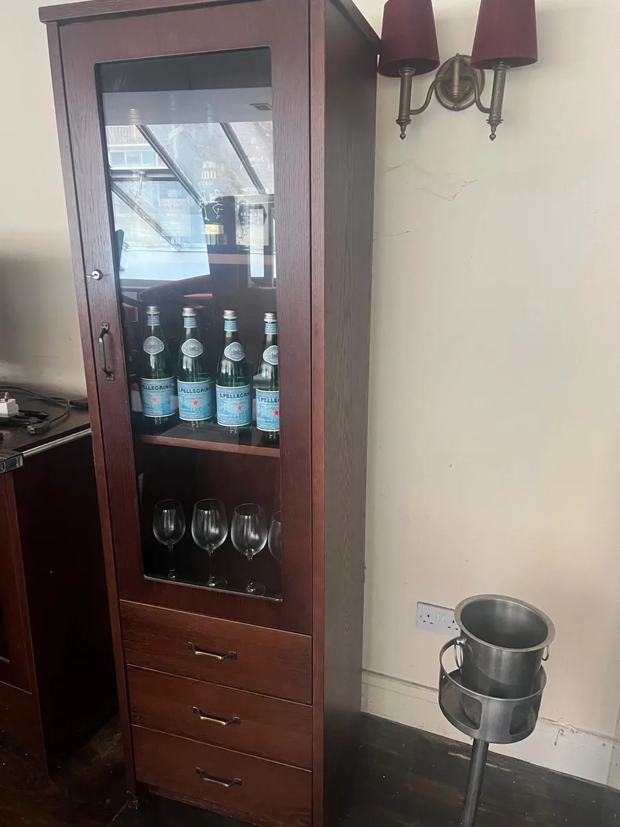 Cabinet - Image 1
