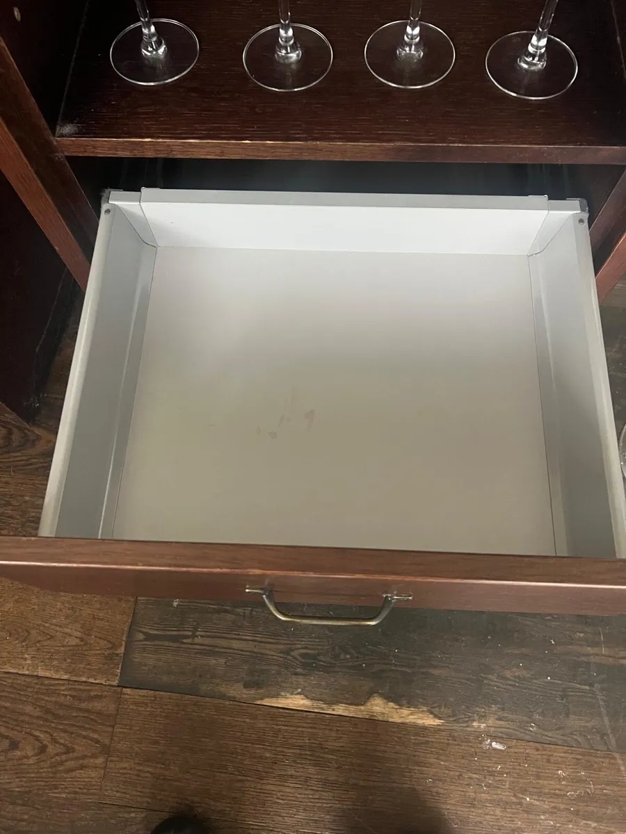 Cabinet - Image 3