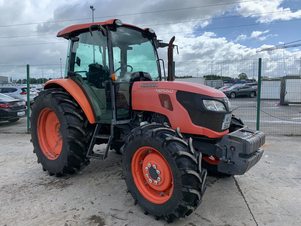 UNRESERVED 2014 KUBOTA M8560 4WD TRACTIR FOR AUCT - Image 4