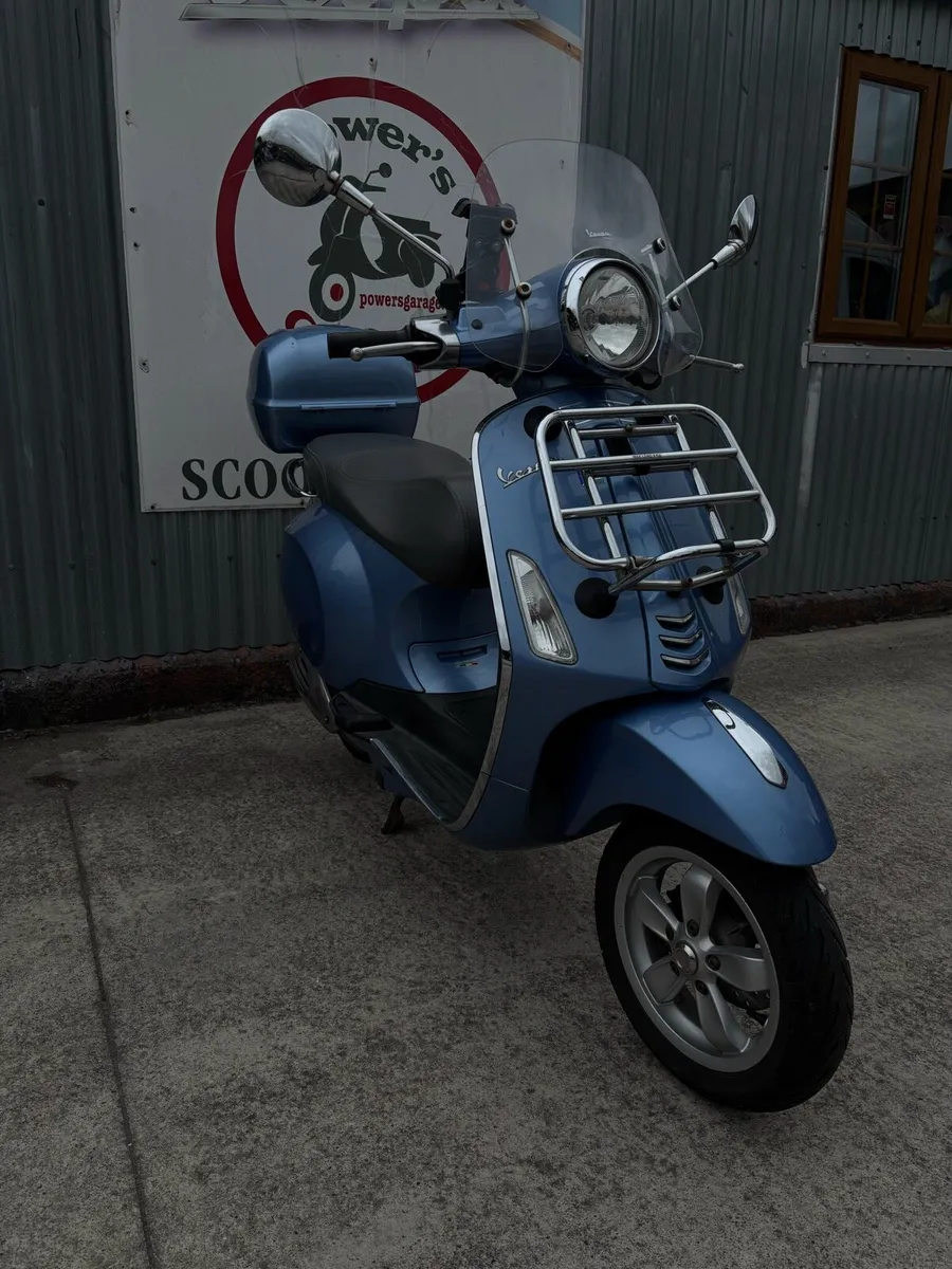2015 Vespa Primavera 2 stroke 50cc model - Image 1