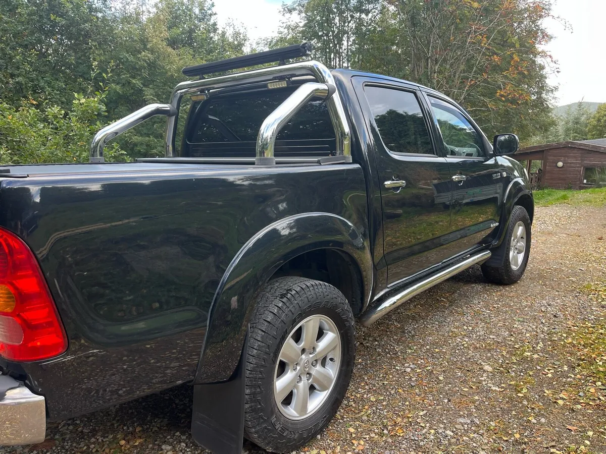 2010 Toyota Hilux Invincible 3.0 D-4D - Image 3