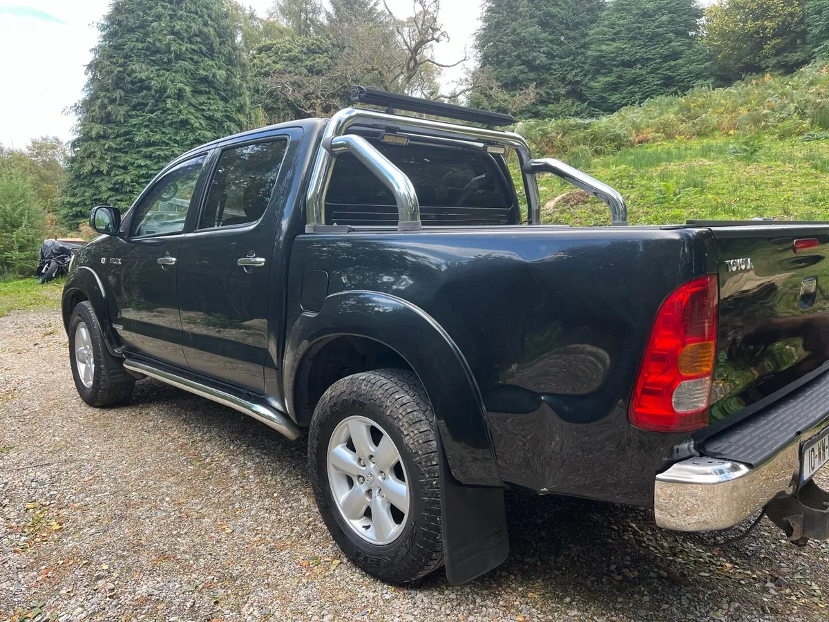 2010 Toyota Hilux Invincible 3.0 D-4D - Image 4
