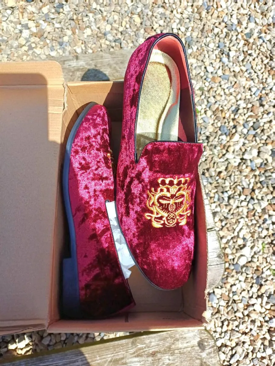 Embroidered Velvet Slipon Shoes - Image 1