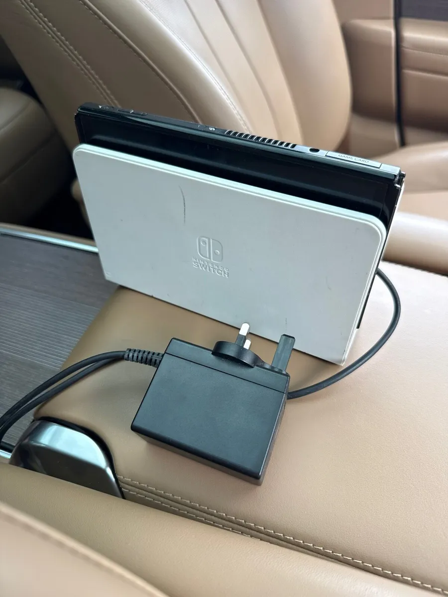 Nintendo Switch - Image 1