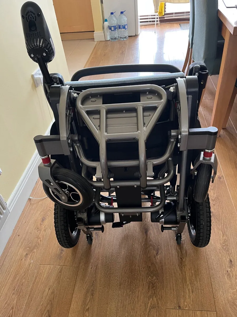 T56 Powerchair. Folding - Image 2