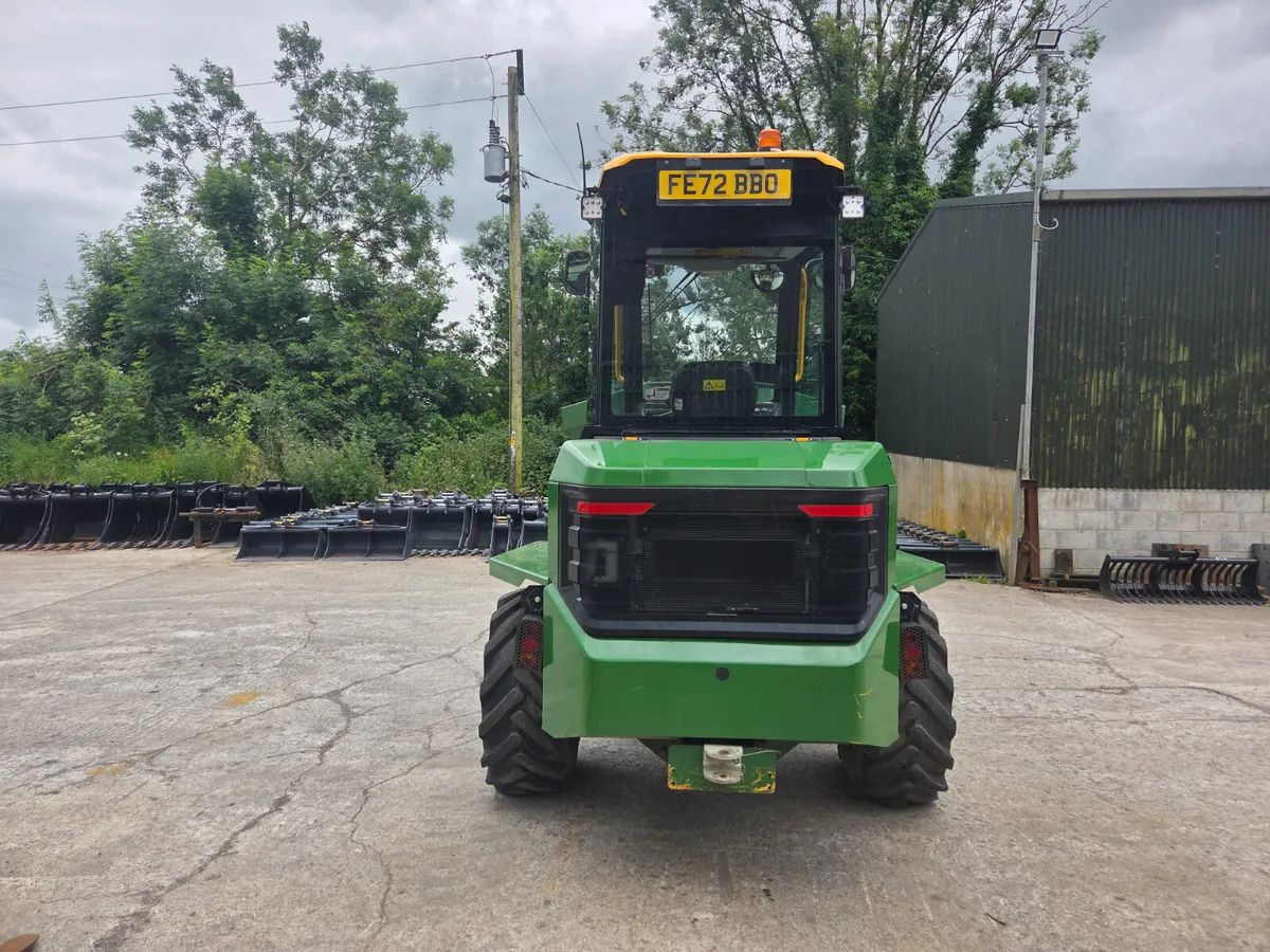 JCB  6 TON SWIVEL CABBED   (2022) - Image 3