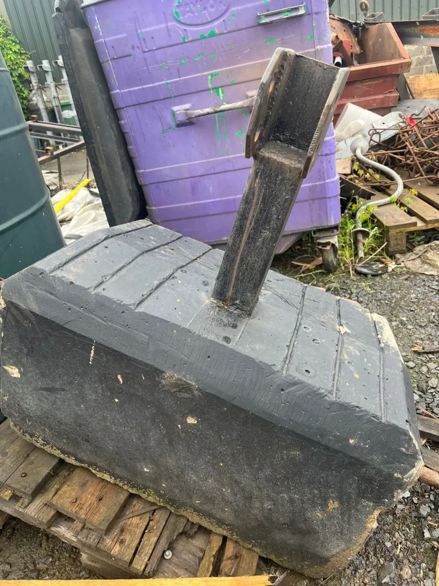 Weight Block (400kg) - Image 1