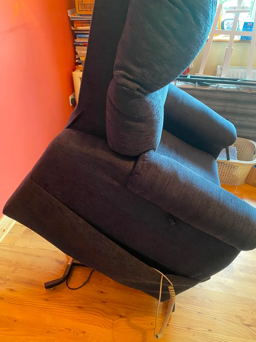 Pride Electric Rise & Recline chair - Image 3