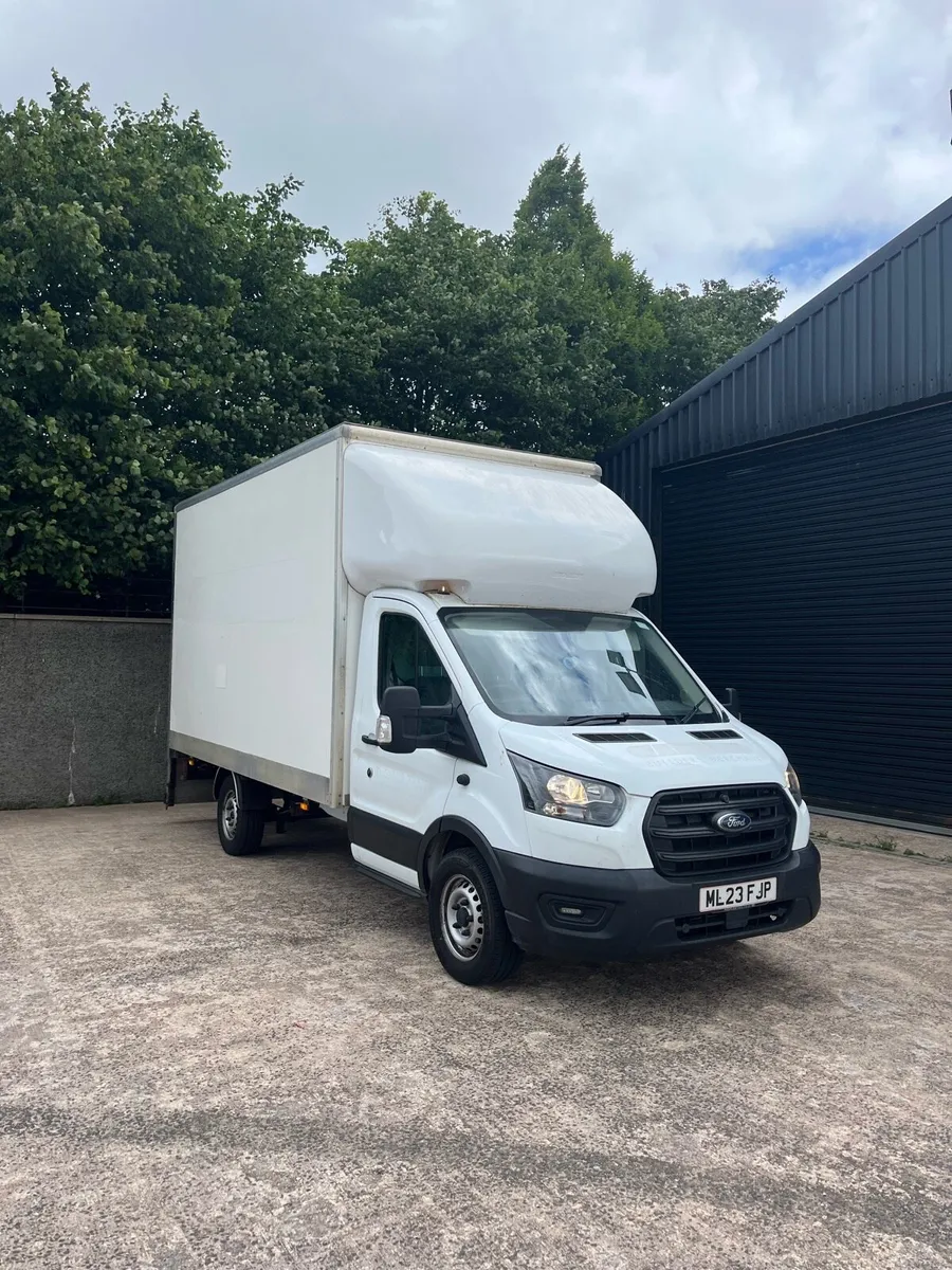 Ford transit Luton tail lift 2023 - Image 1