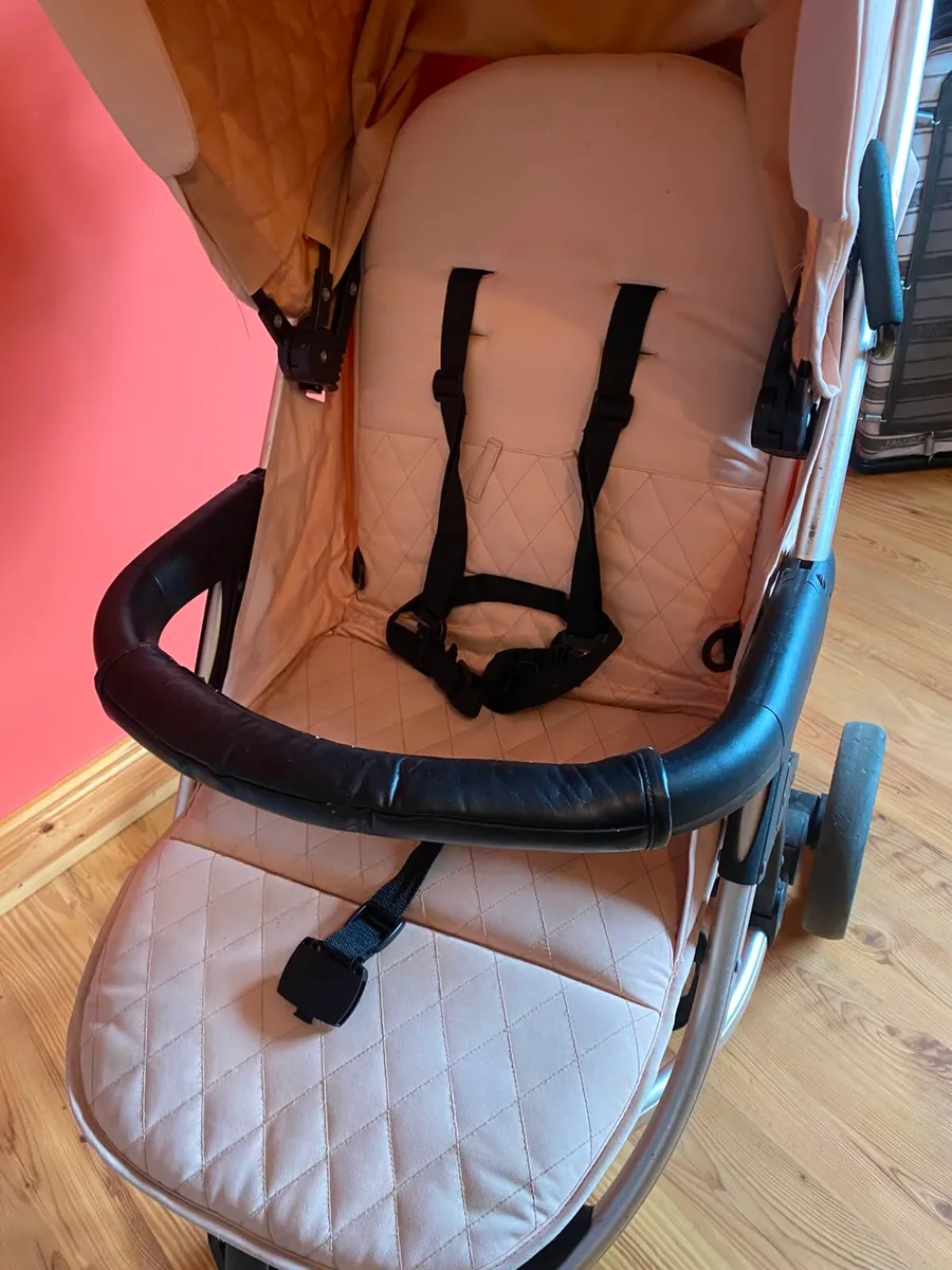 Baby pink Travel system - Image 4