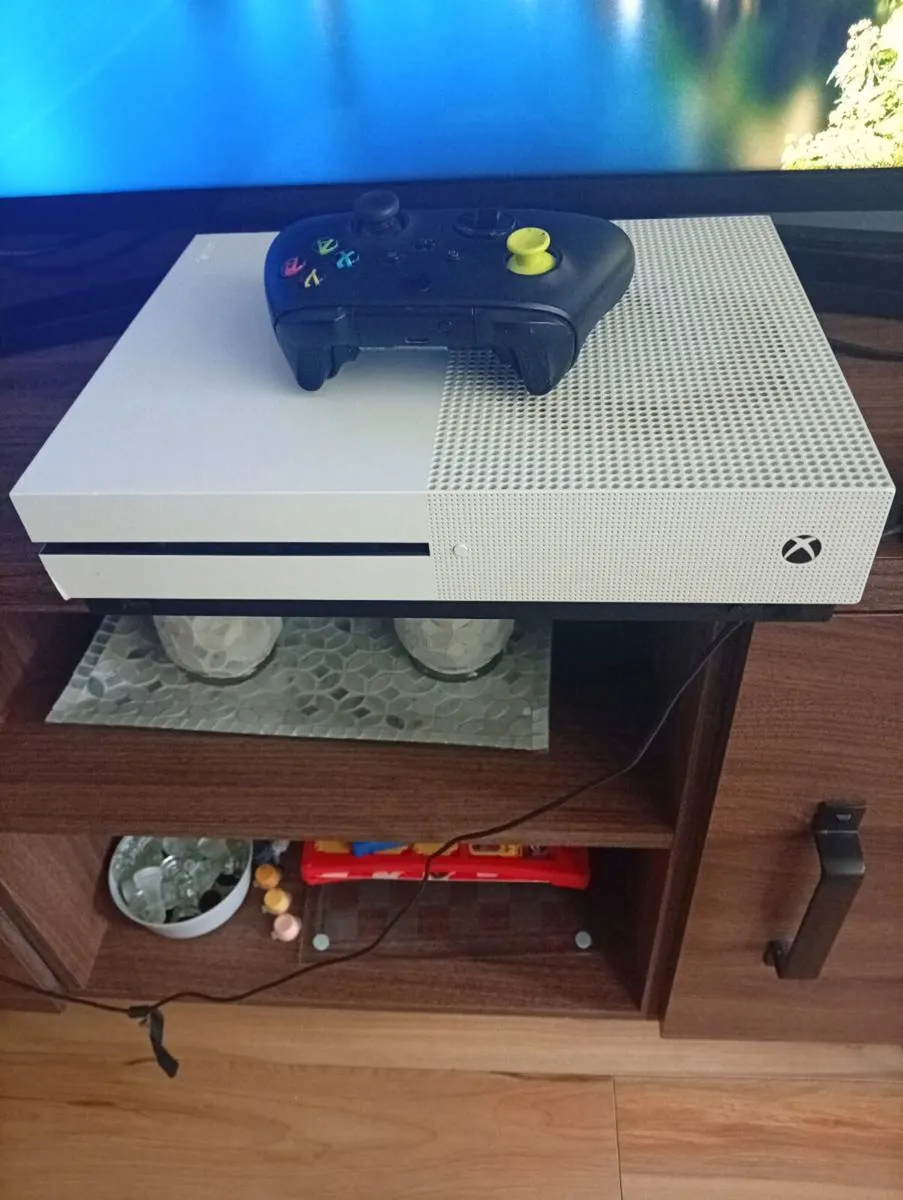 Xbox one s 500 GB - Image 2