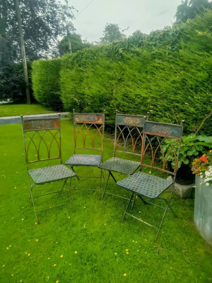 4 Vintage metal garden chairs - Image 1