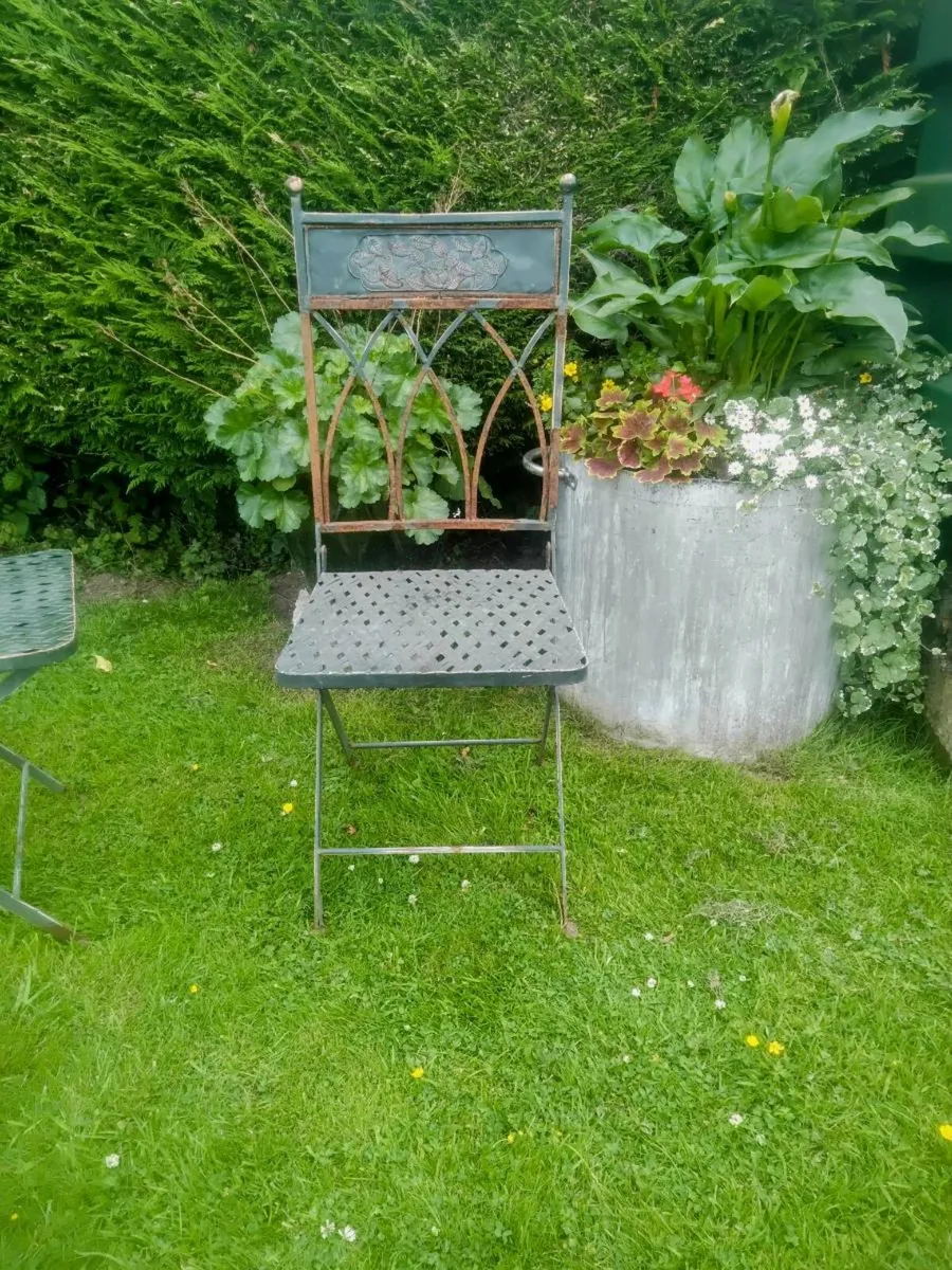 4 Vintage metal garden chairs - Image 2