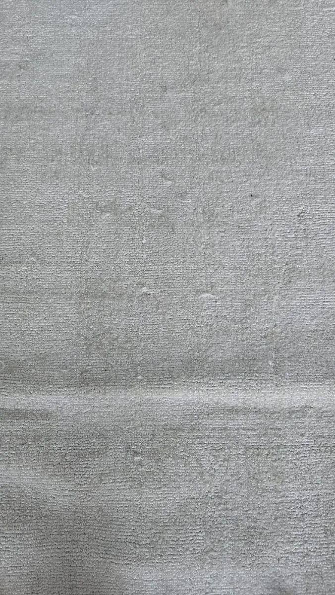 Large Cream Rug 190x290cm - Image 3