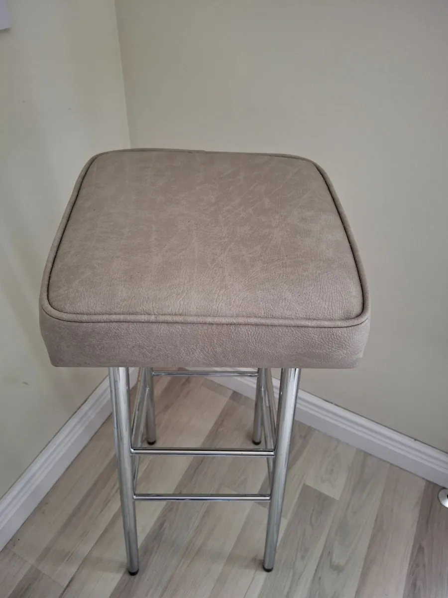 Breakfast/Bar stools - Image 3