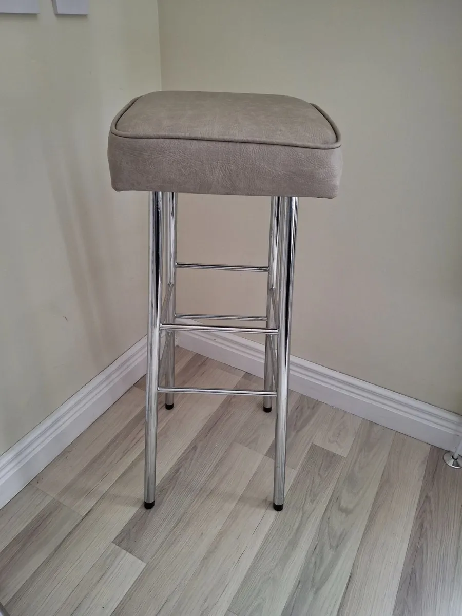 Breakfast/Bar stools - Image 4