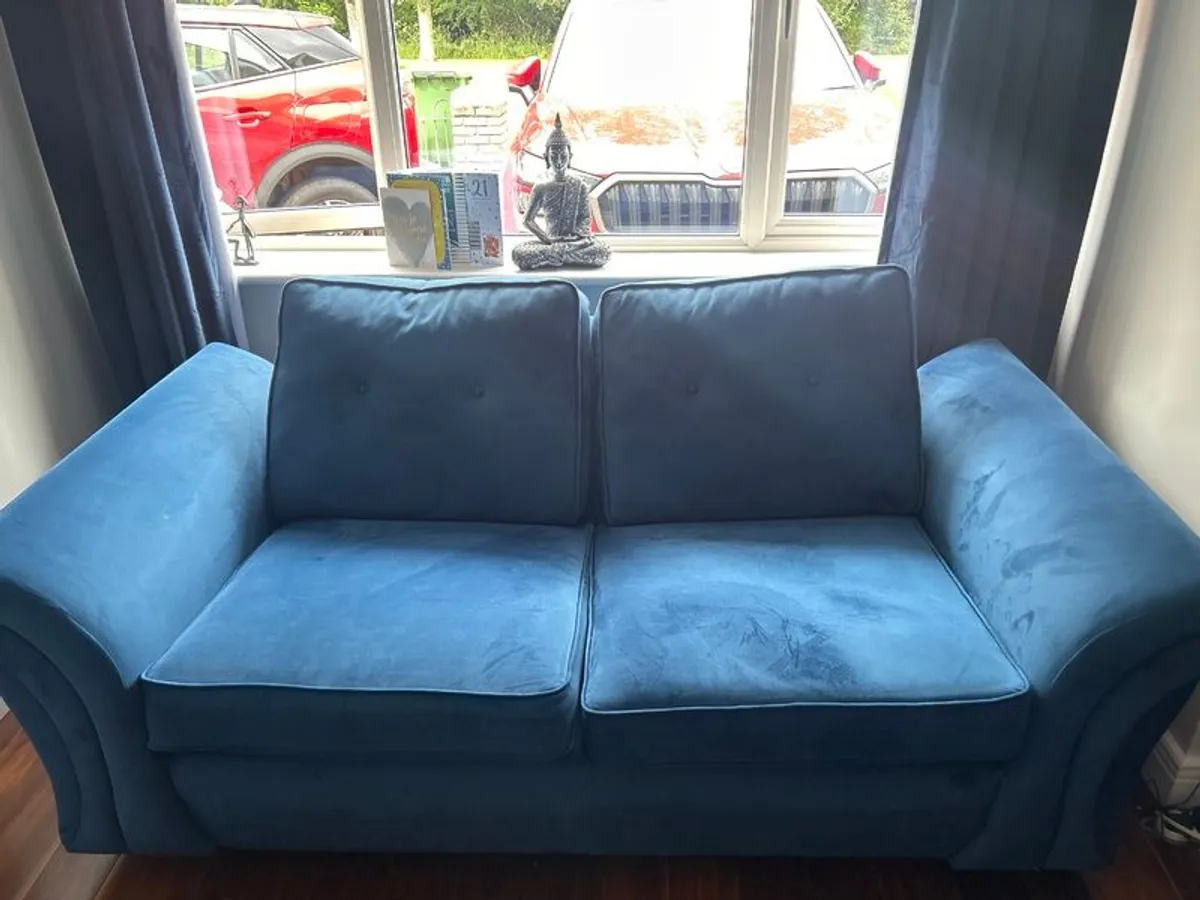 Velvet couches - Image 3