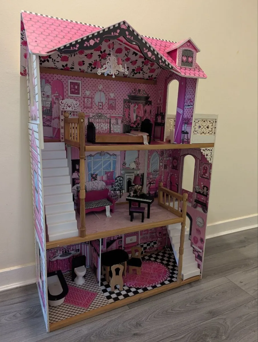 Large dollhouse with accessories - Image 2