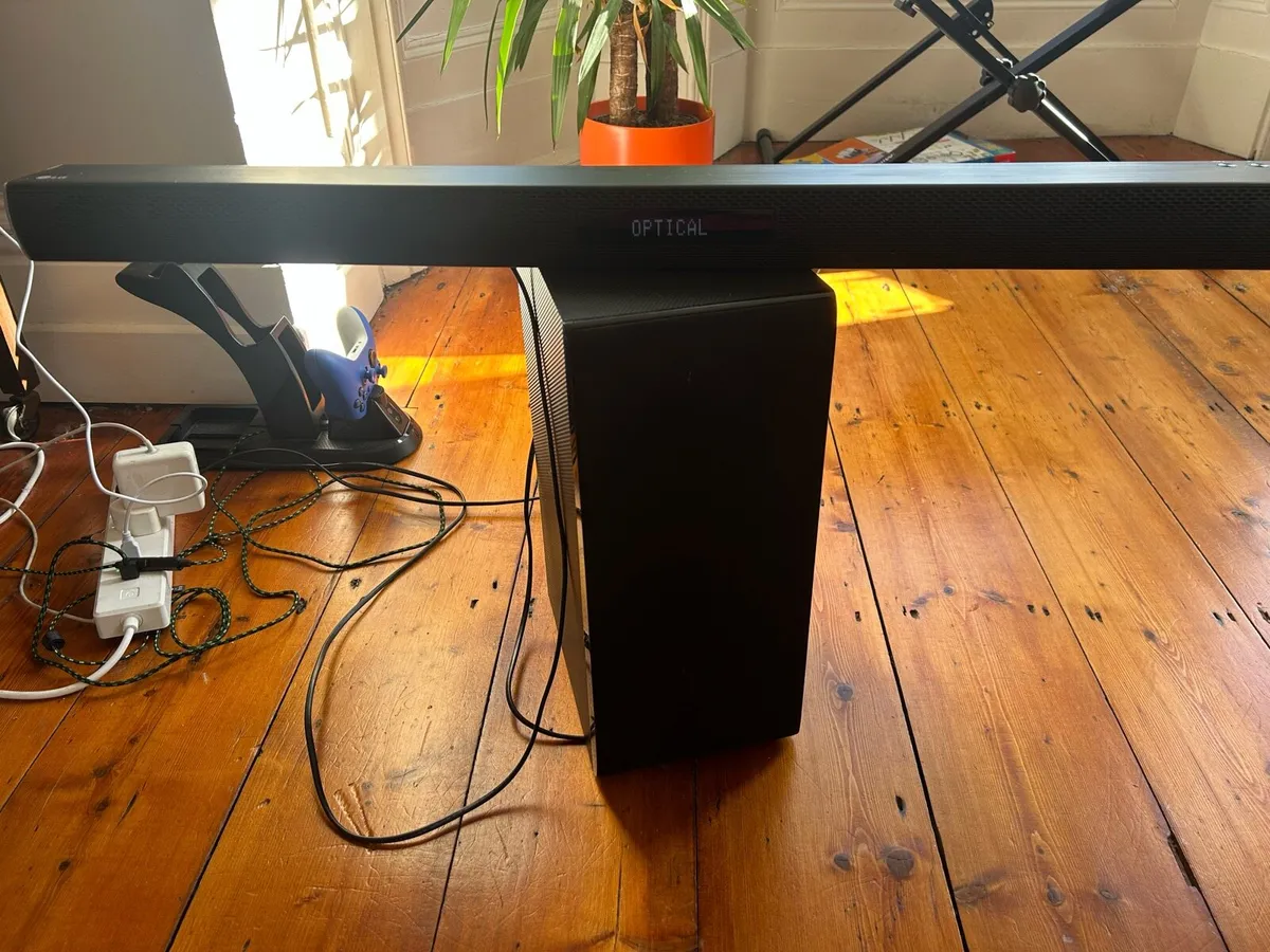 LG sound bar - Image 1