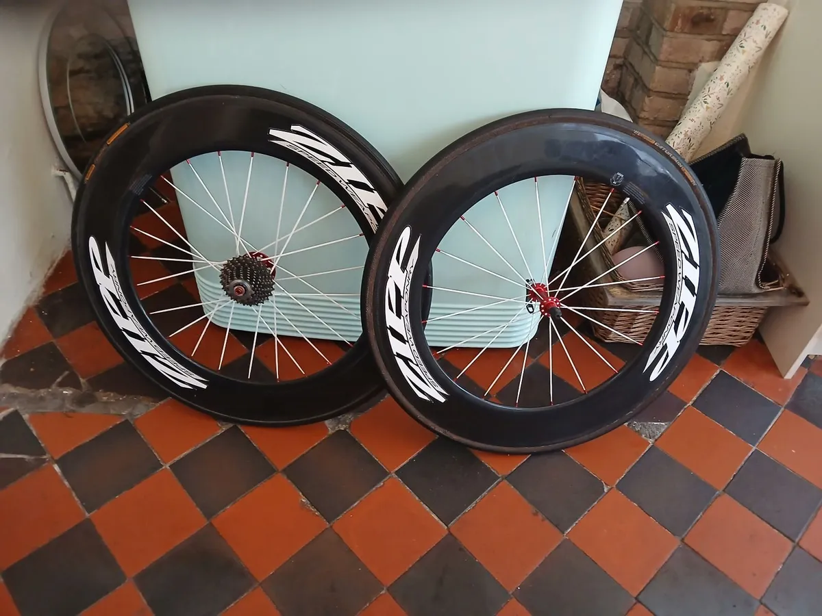 Felt B14 TT Bike and 90mm Handmade Carbon Wheels - Image 2