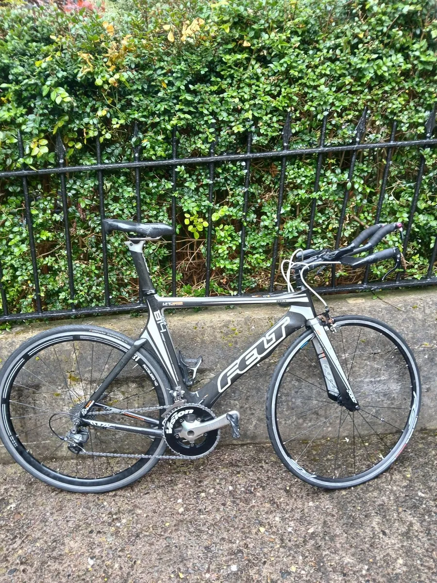 Felt B14 TT Bike and 90mm Handmade Carbon Wheels - Image 3