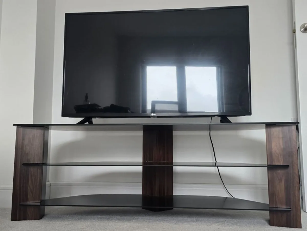 AVF Varano 130cm Walnut & Black Glass TV Stand - U - Image 4