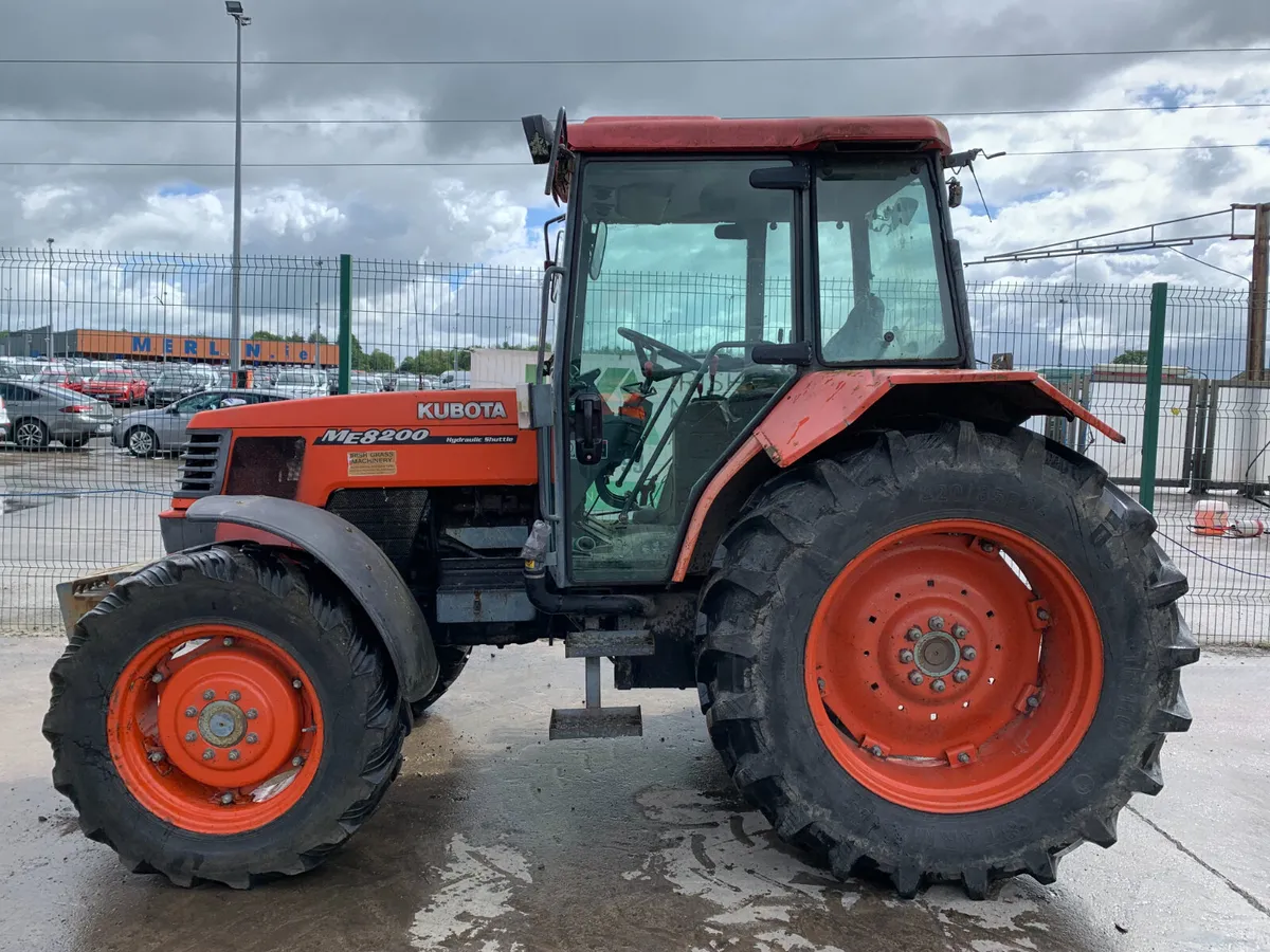 UNRESERVED 2005 KUBOTA ME8200 4WD TRACTOR FOR AUCT - Image 2