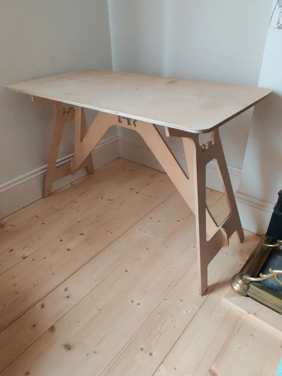 Flying Elephant office desk - Image 1