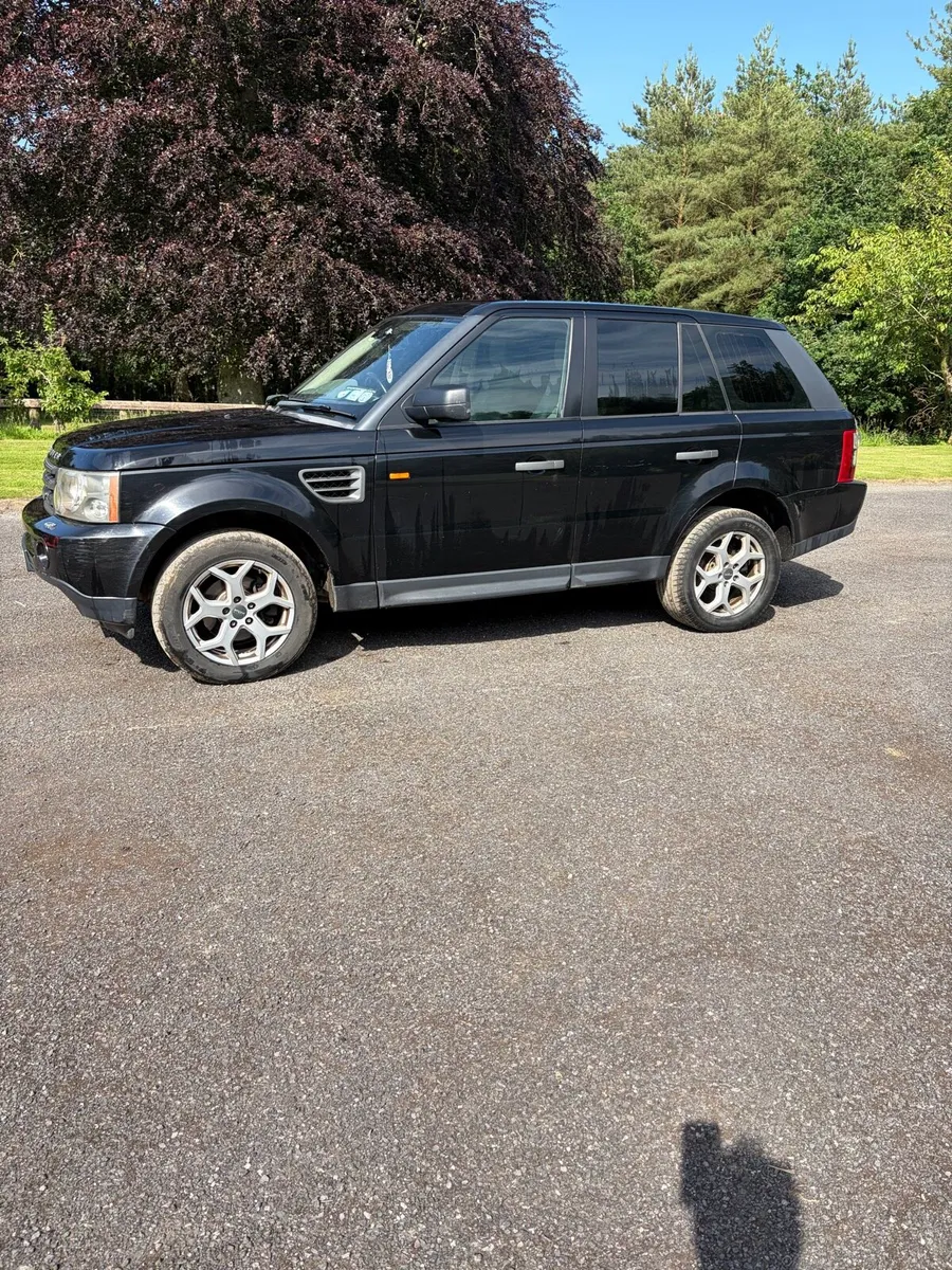 Range Rover crew cab. - Image 1
