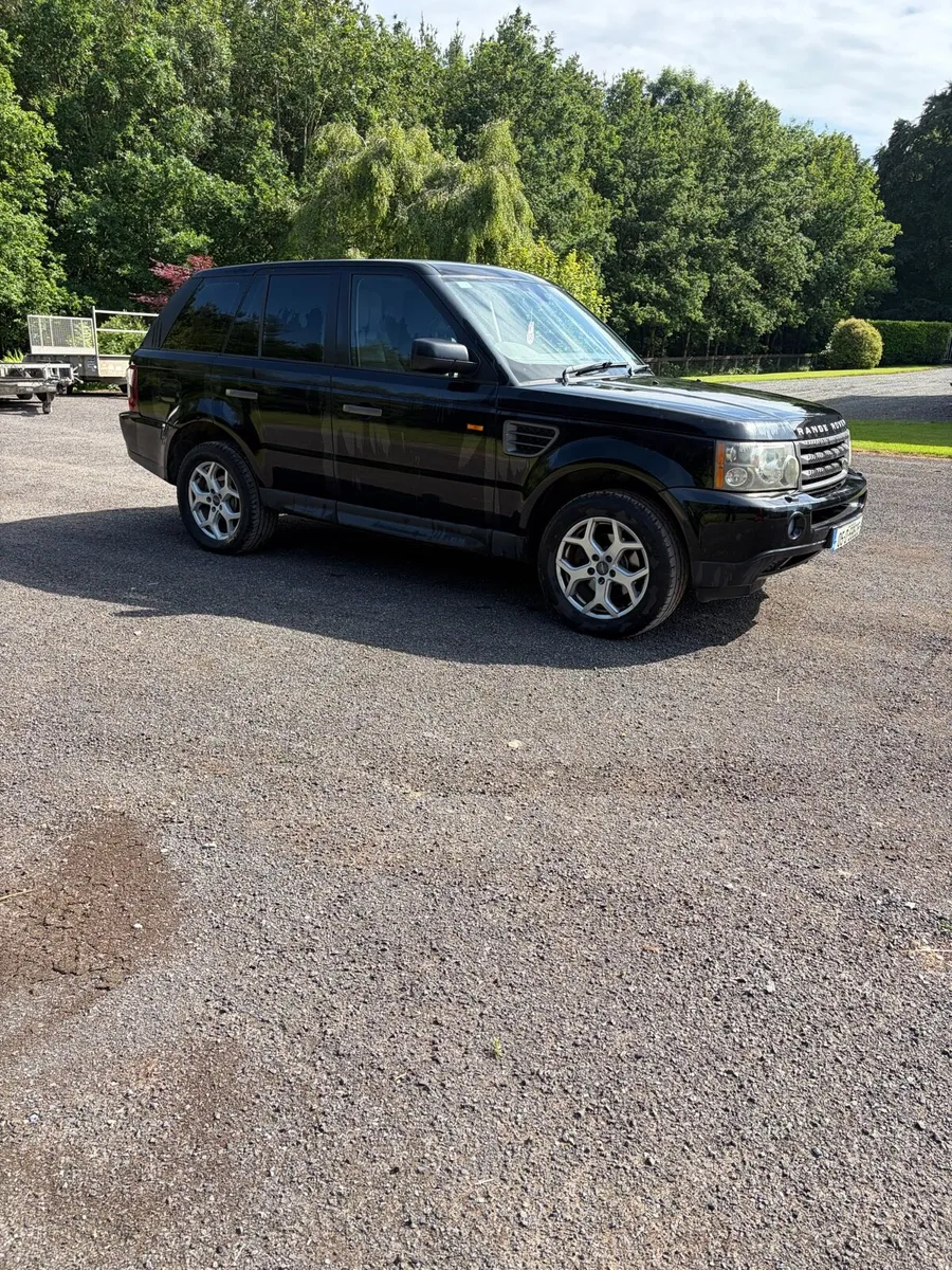 Range Rover crew cab. - Image 4