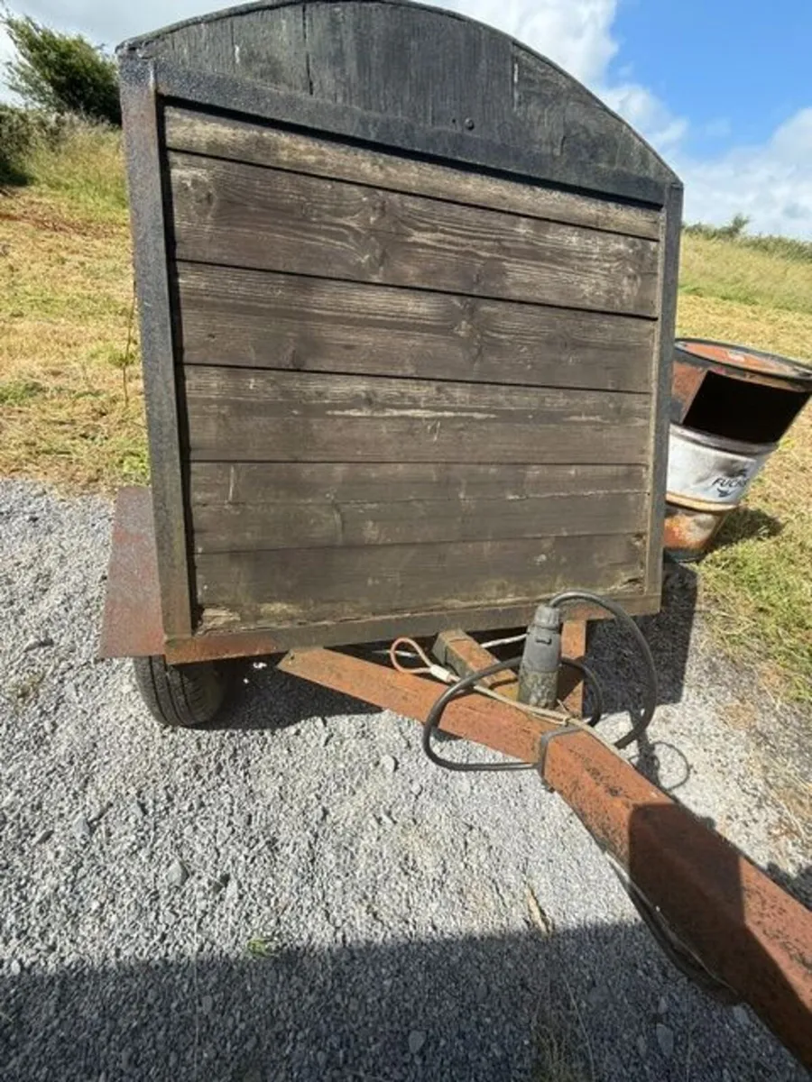 Compact Trailers & Field Shelter - Image 3