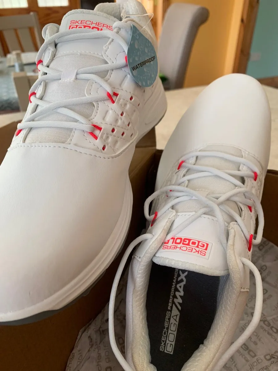 Golf shoes - Image 1