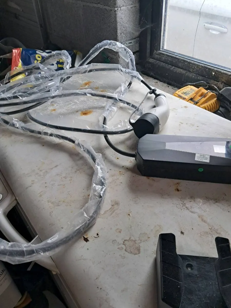 Car ev charger - Image 1