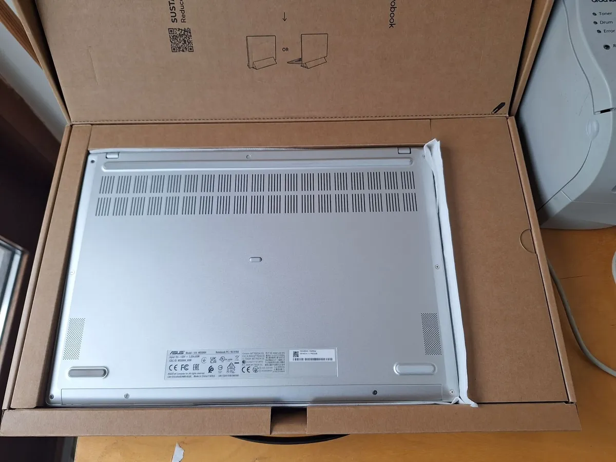 Asus Laptop S15 OLED M5506 - Image 2
