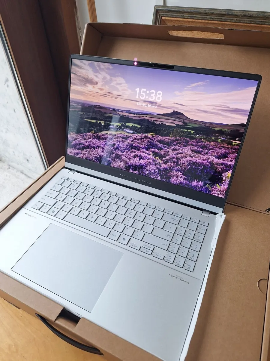 Asus Laptop S15 OLED M5506 - Image 1