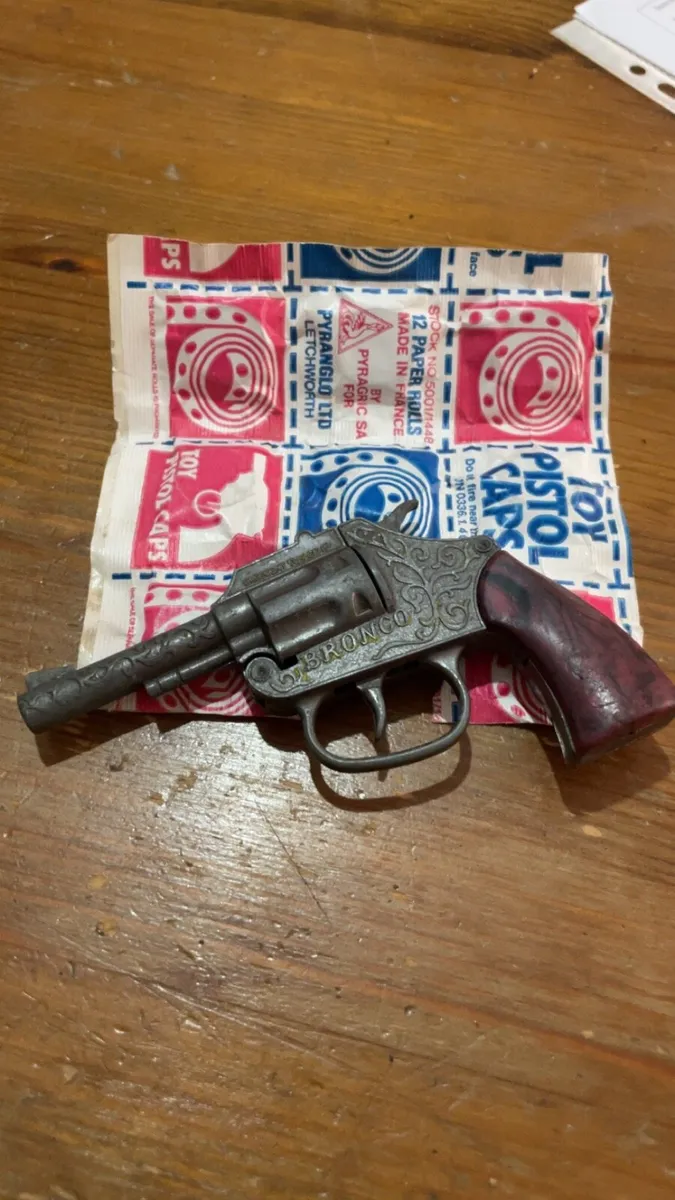 Vintage toy bronco gun