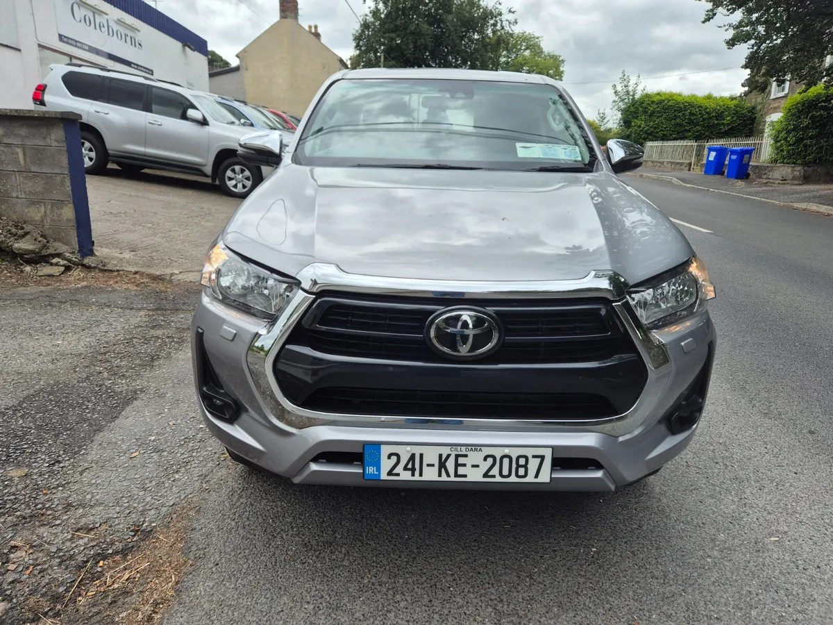 Toyota Hilux 2024 - Image 1