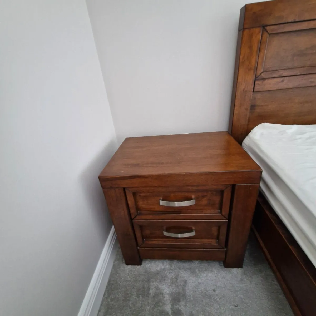 Superking Bed and Matching Lockers - Image 2