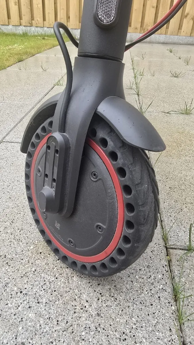 Xiaomi Mi Electric Scooter Pro 2 with Solid Tyres - Image 2