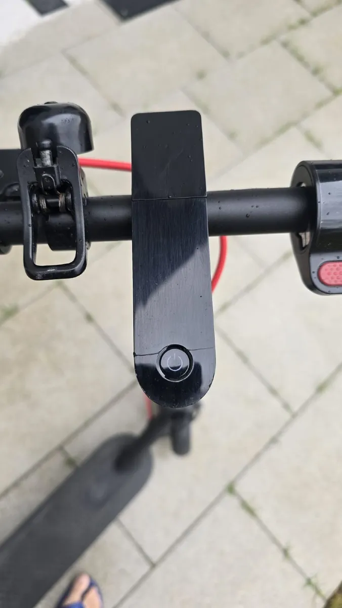 Xiaomi Mi Electric Scooter Pro 2 with Solid Tyres - Image 4