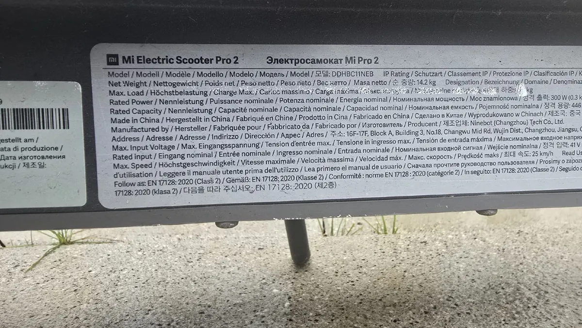 Xiaomi Mi Electric Scooter Pro 2 with Solid Tyres - Image 3