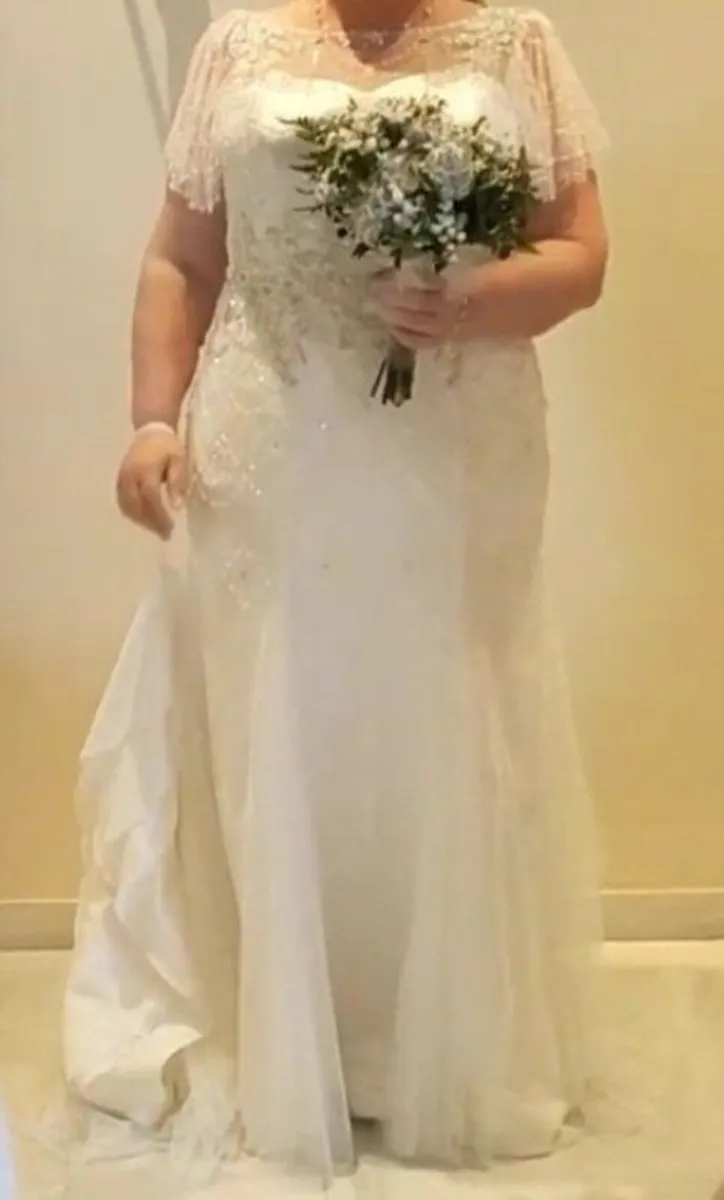 Wedding dress - Image 3